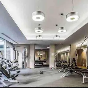 Beautiful Unit In Heart Of Downtown Apartment