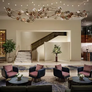 The Ritz-carlton, Отель
