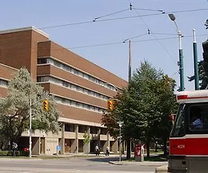 公寓 多伦多大学威尔逊霍尔酒店, 多伦多